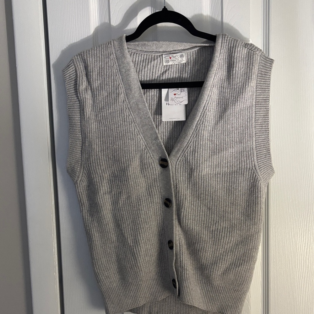 Forever 21 Gray V-Neck Sweater Vest